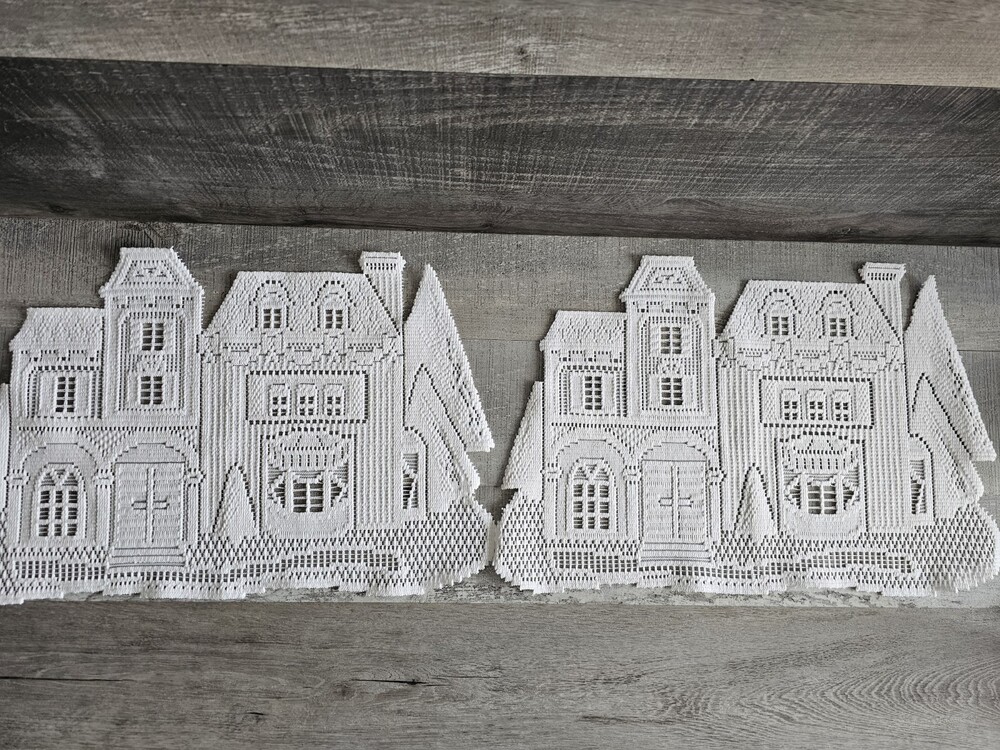 Heritage Lace Village Table Placemats 2 White 12.5x19 Dining Room Living Bedroom